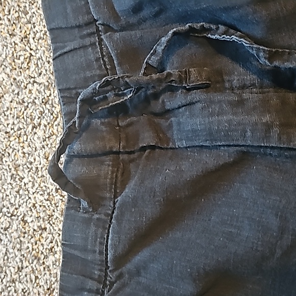 Black shorts - Picture 2 of 6